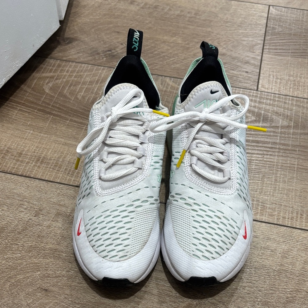 Women’s Nike Air Max 270